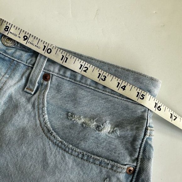 Levis 501 High Rise Denim Shorts Distressed Button Fly Light Wash Womens Size 30 - Picture 8 of 13